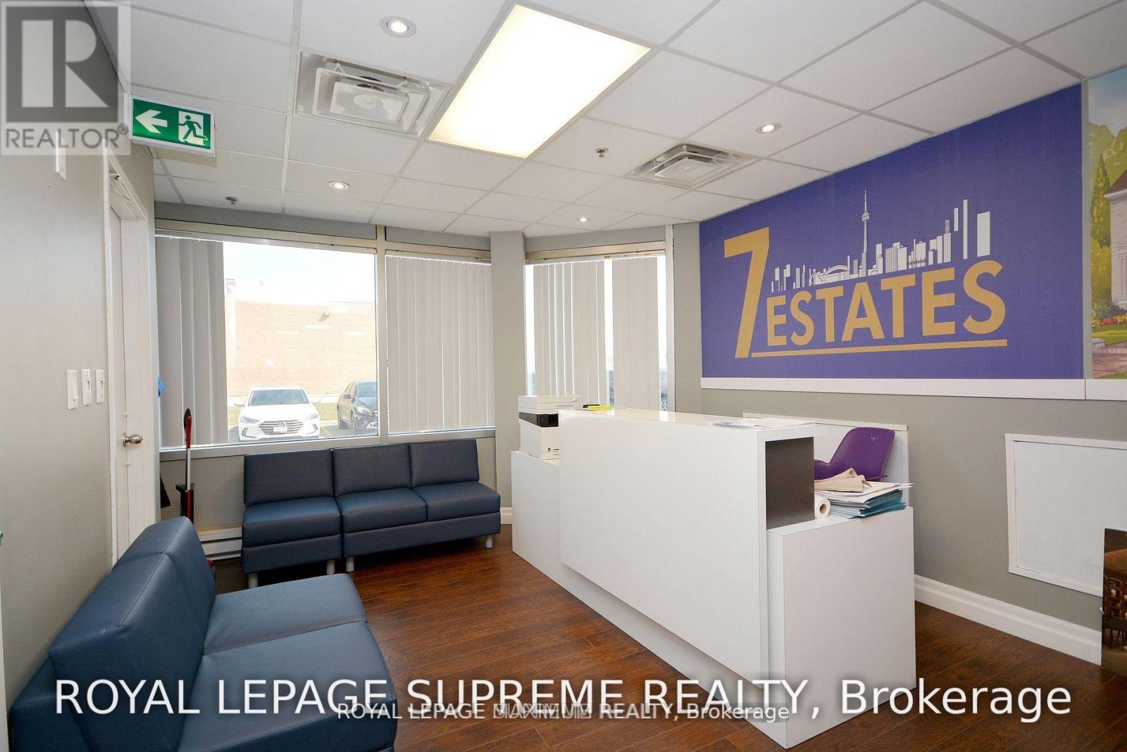 Photo 8 of 45 2355 Derry Road E, Mississauga ON