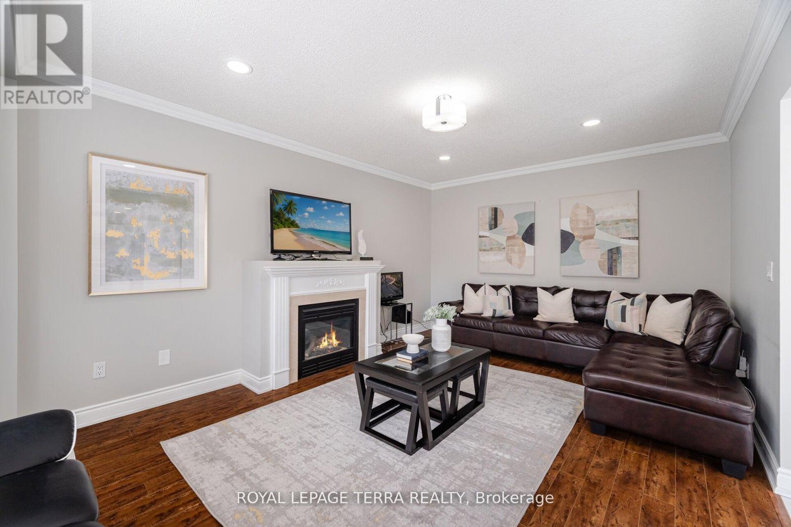 Photo 23 of 19 Valleypark Crescent, Brampton ON