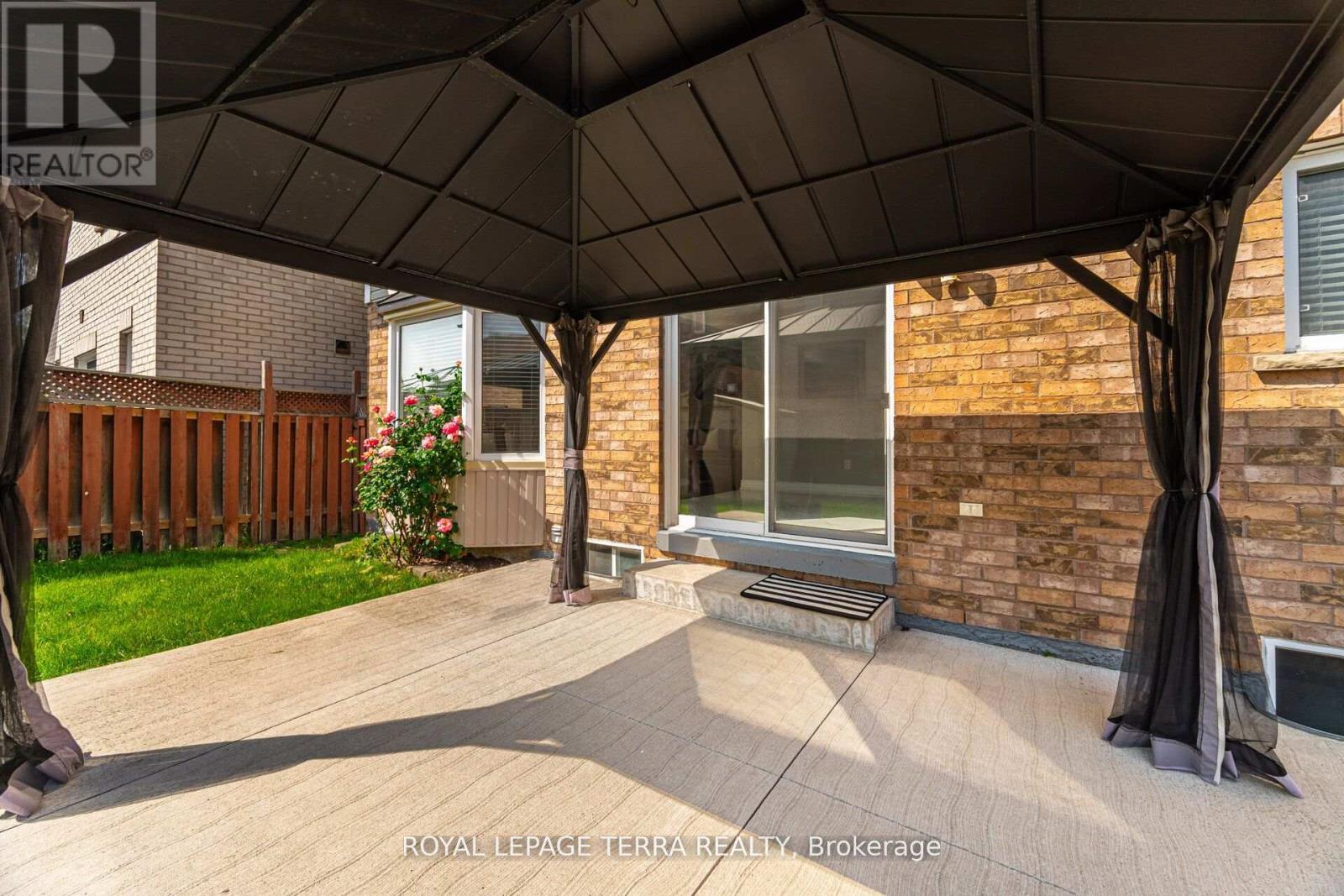 Photo 48 of 19 Valleypark Crescent, Brampton ON