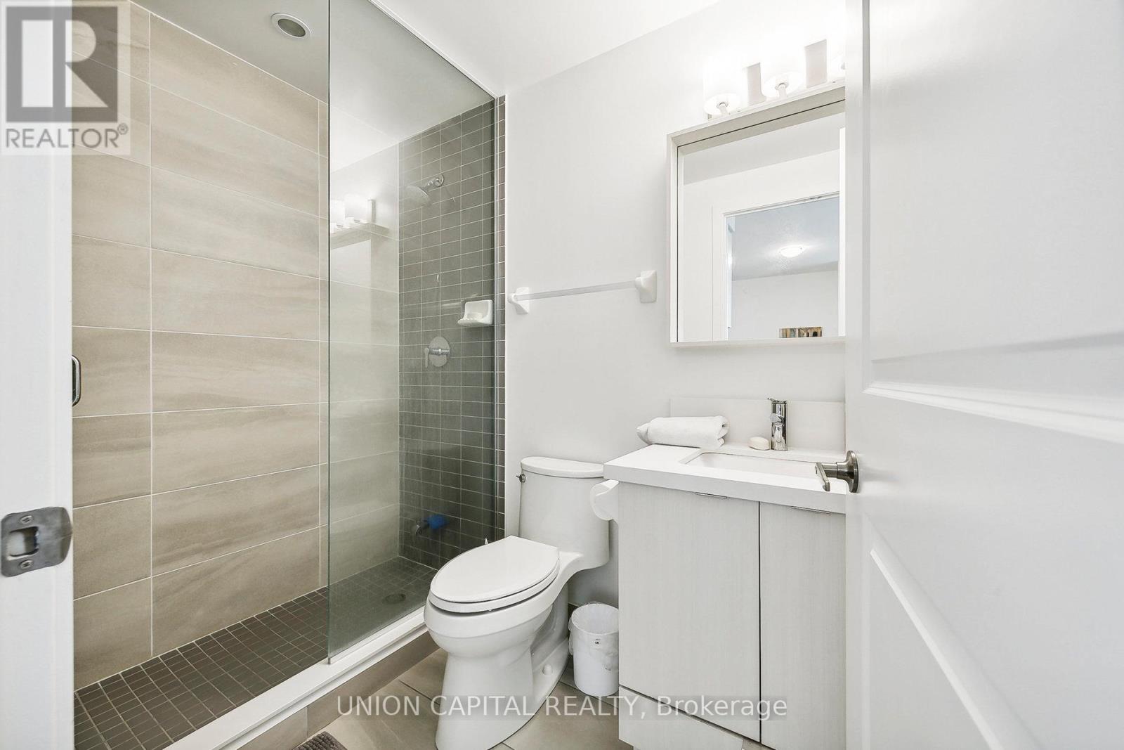 Photo 13 of 4699 Glen Erin Drive, Mississauga ON