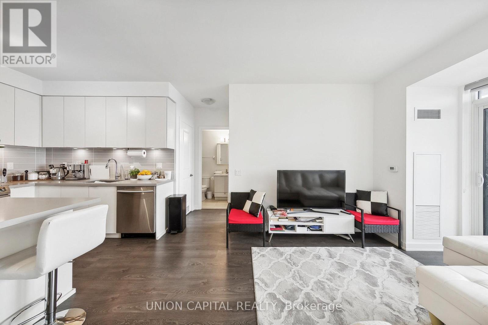 Photo 9 of 4699 Glen Erin Drive, Mississauga ON