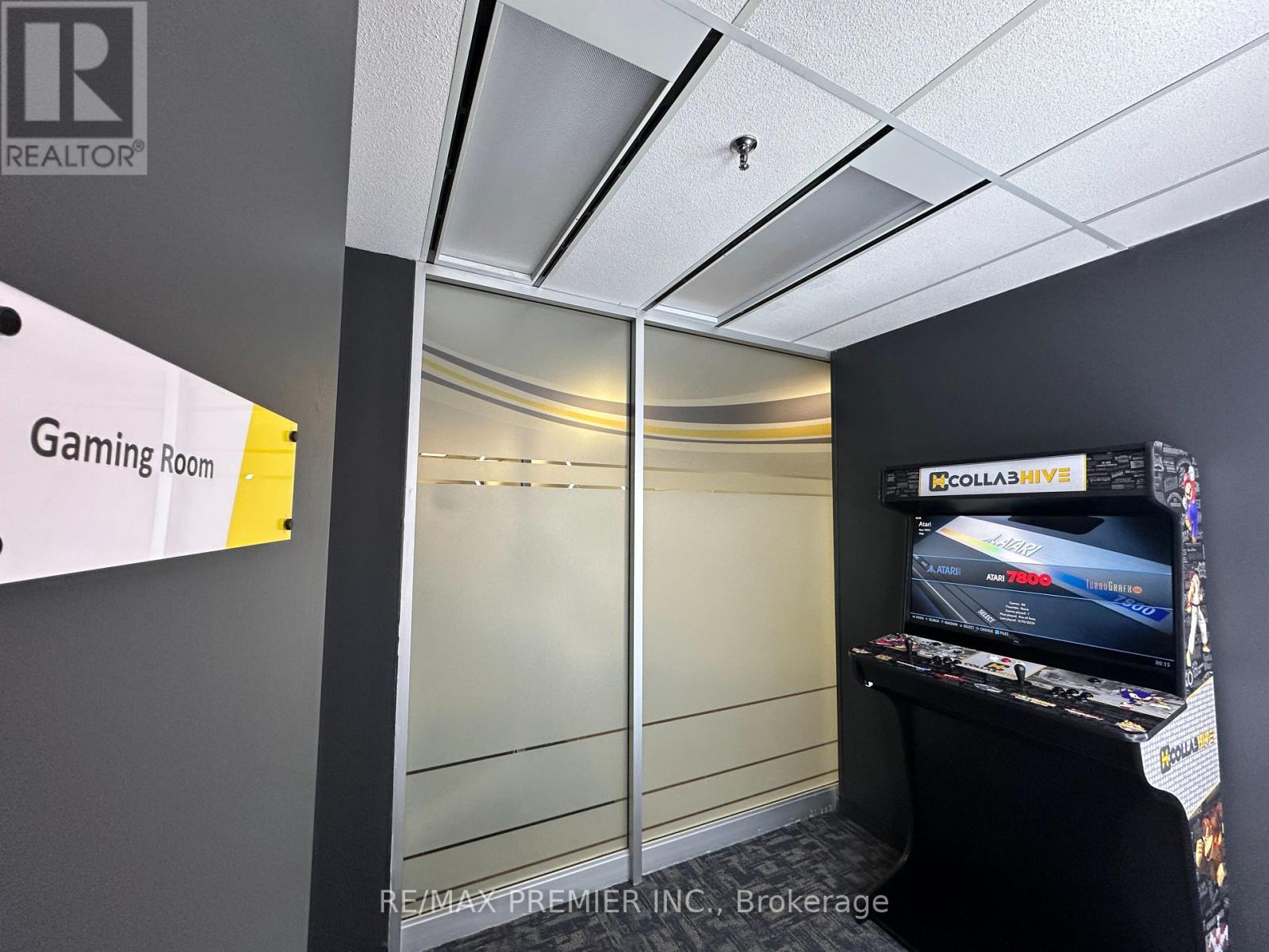 Photo 7 of 200 05 350 Burnhamthorpe Road W, Mississauga ON