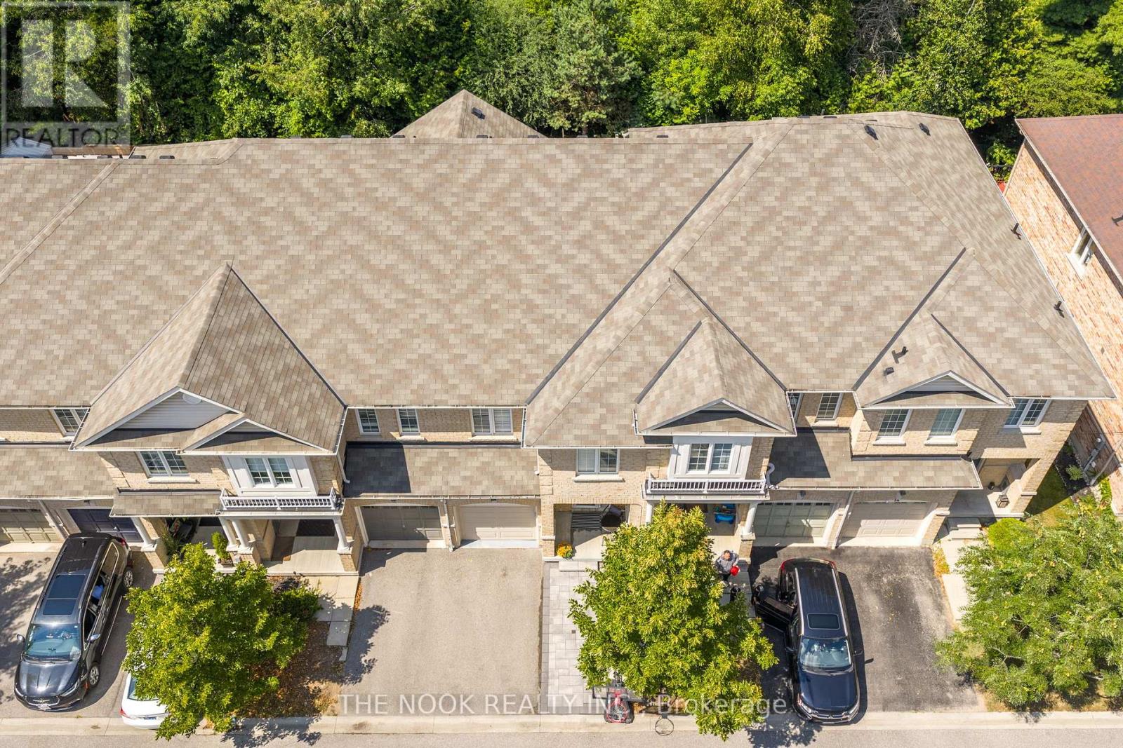 Photo 1 of 10 Edison Way, Whitby ON
