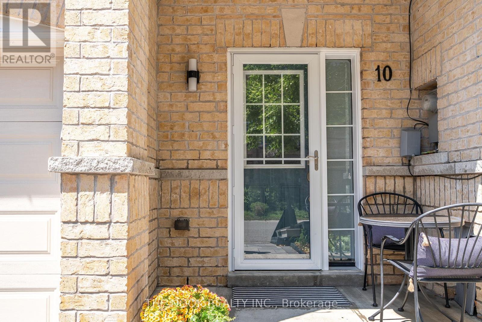 Photo 4 of 10 Edison Way, Whitby ON