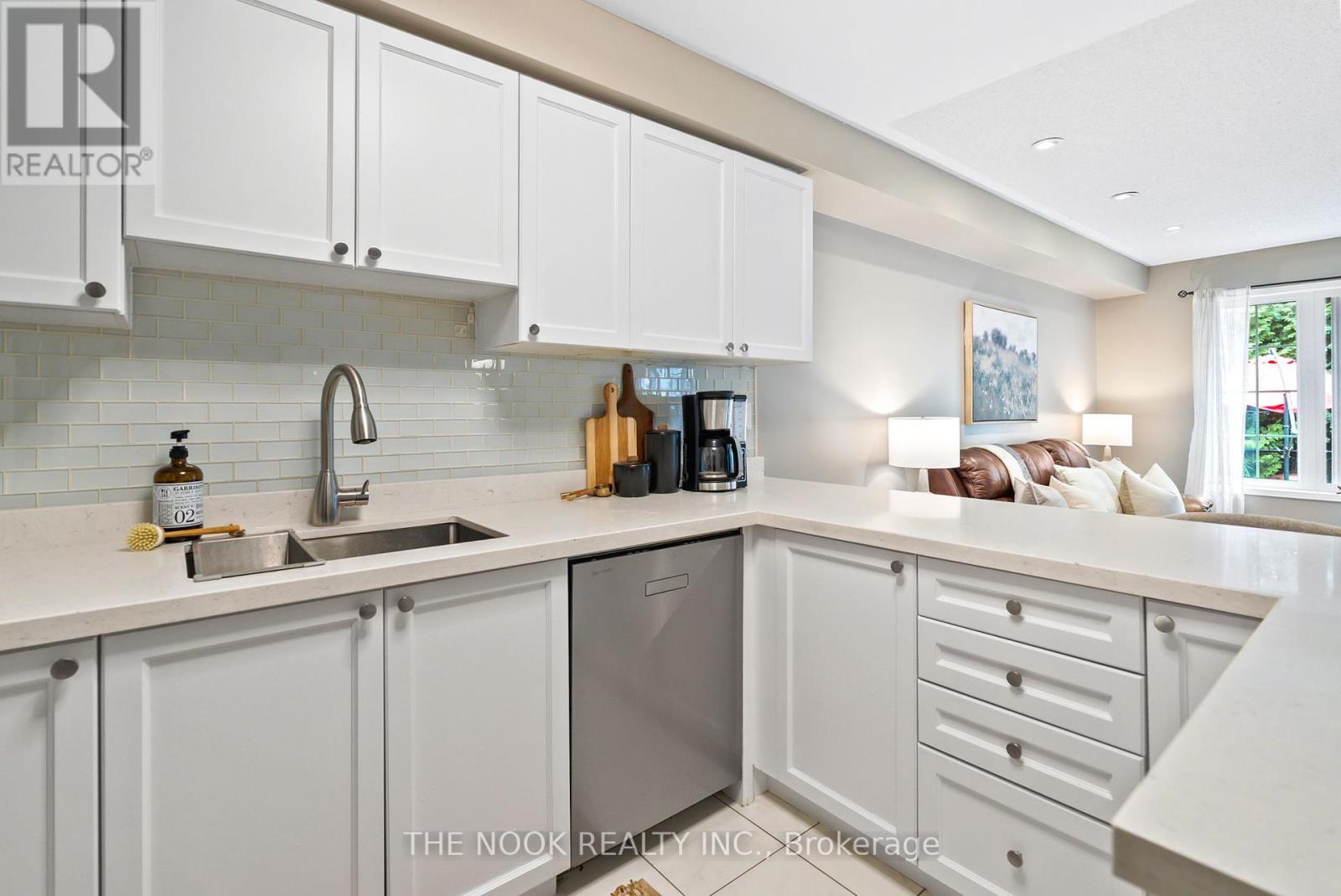 Photo 9 of 10 Edison Way, Whitby ON
