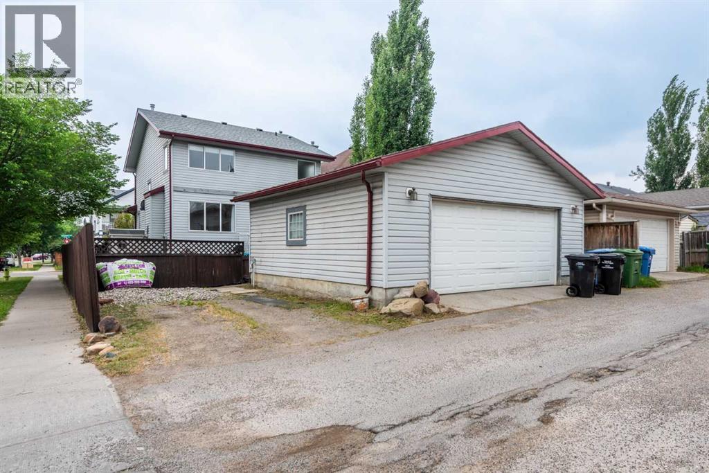 Single Family House for Sale in  Prestwick Mews SE McKenzie Towne Calgary 