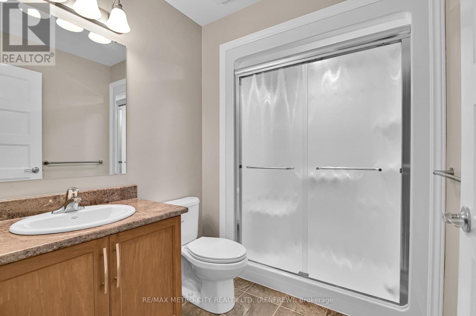 Photo 23 of 35 Otteridge Drive, Renfrew ON