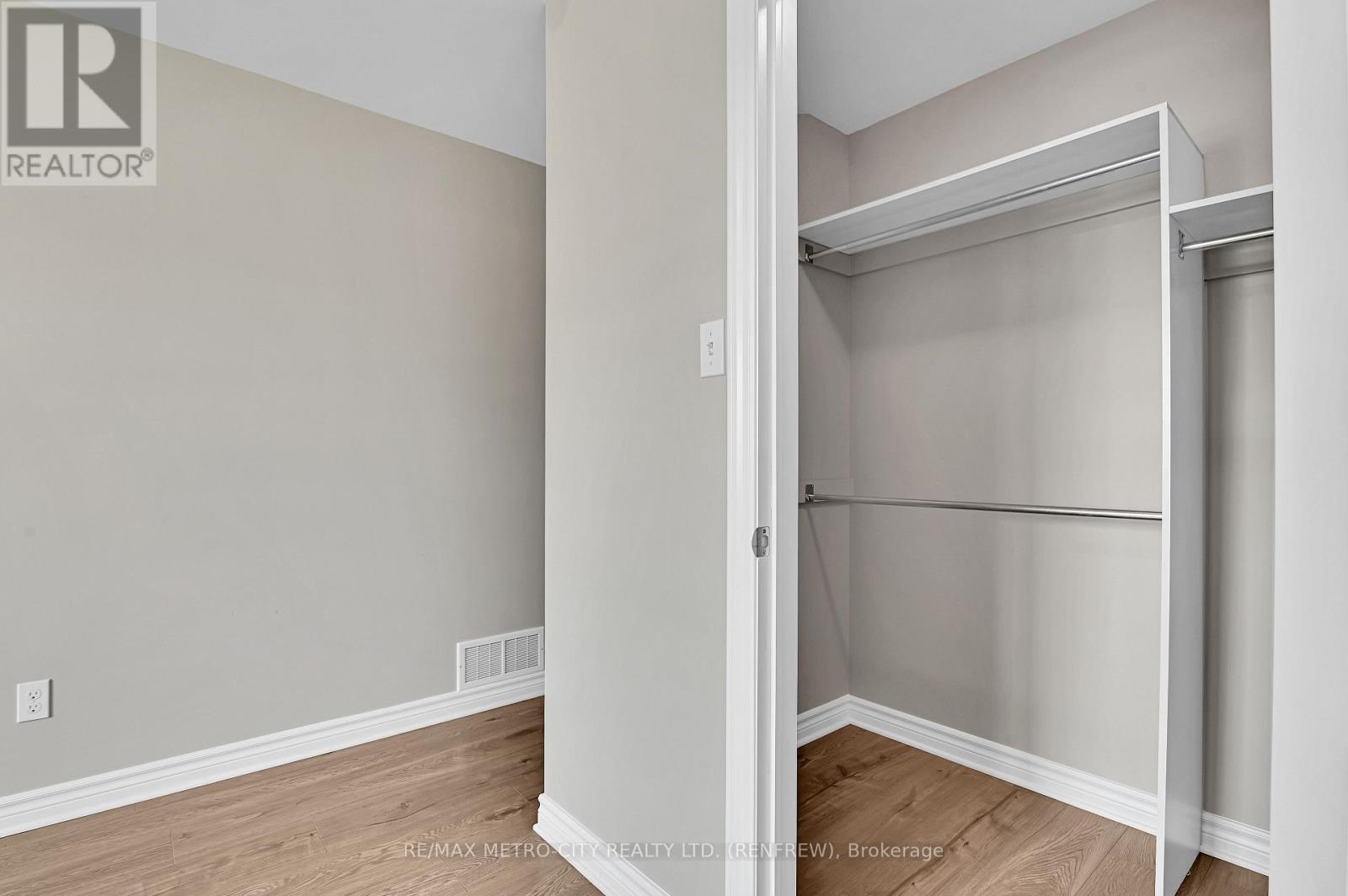 Photo 27 of 35 Otteridge Drive, Renfrew ON