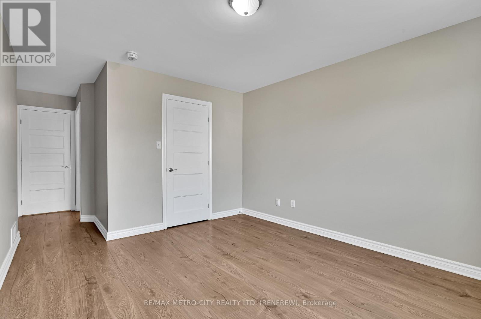 Photo 25 of 35 Otteridge Drive, Renfrew ON