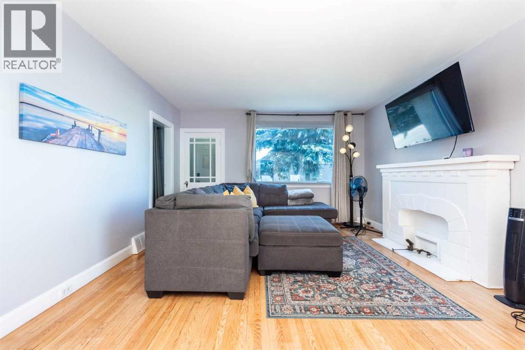 Photo 6 of 424 8 Avenue Ne, Calgary AB