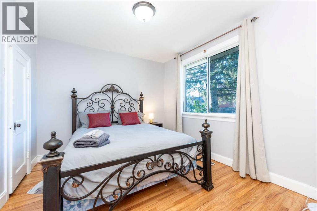 Photo 10 of 424 8 Avenue Ne, Calgary AB