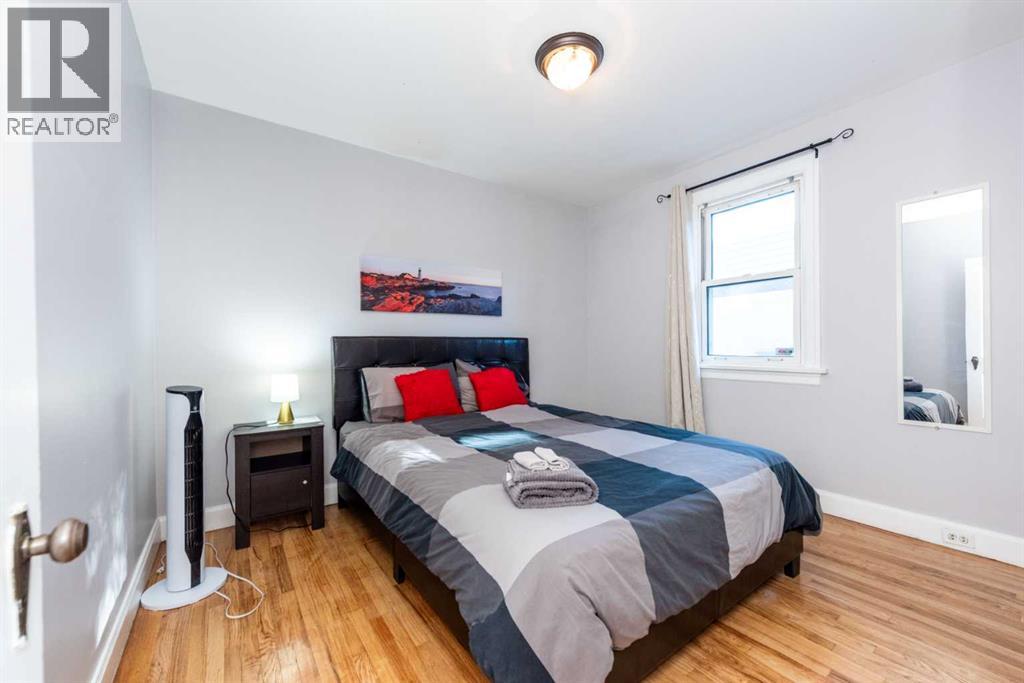 Photo 14 of 424 8 Avenue Ne, Calgary AB