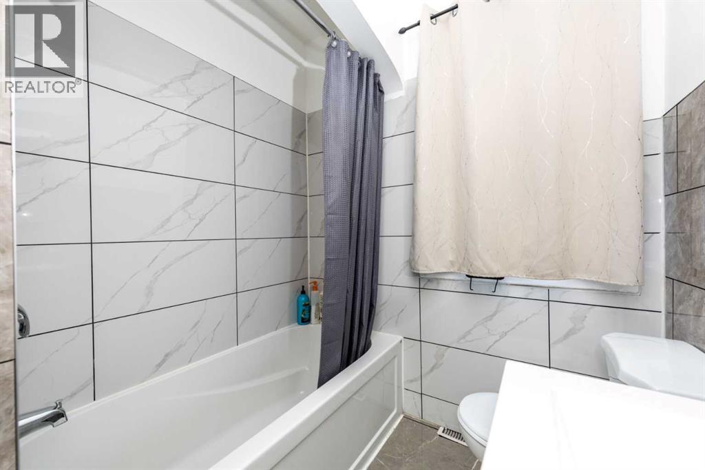 Photo 17 of 424 8 Avenue Ne, Calgary AB