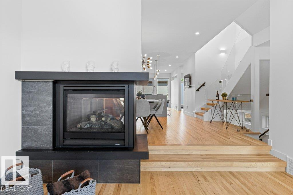Photo 10 of 7632 92 Av Nw, Edmonton AB