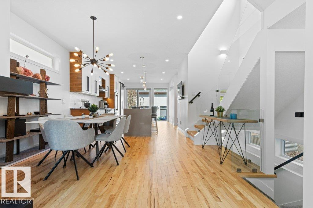 Photo 13 of 7632 92 Av Nw, Edmonton AB