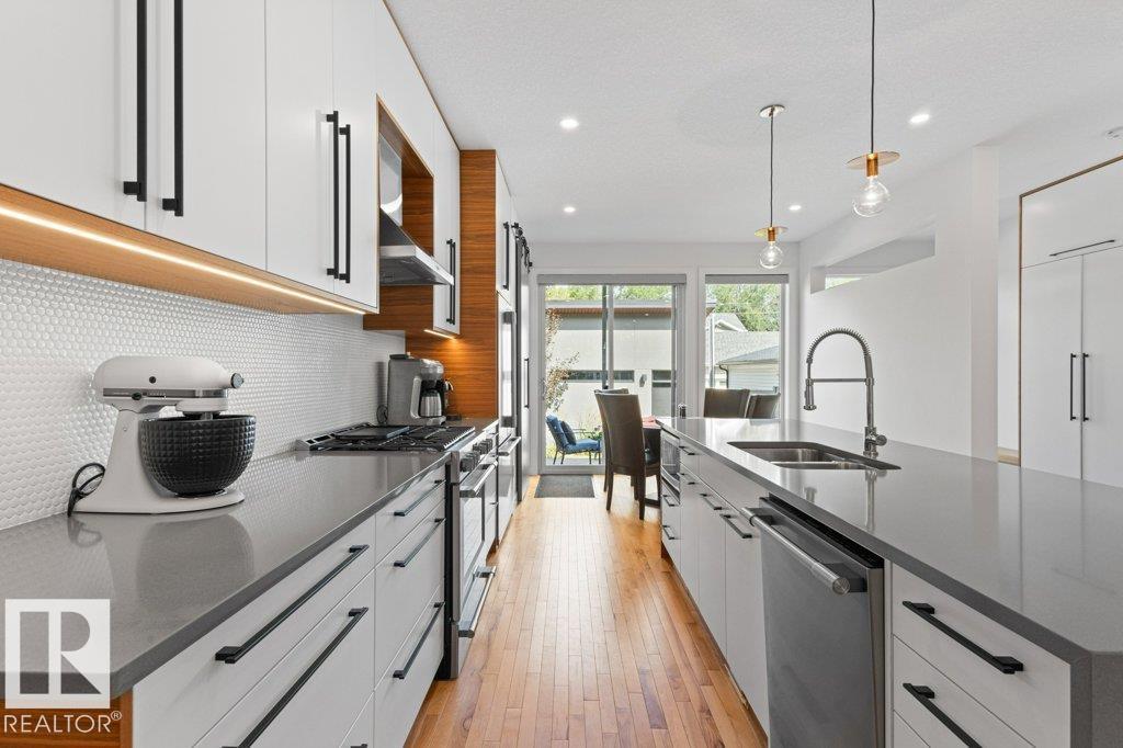 Photo 19 of 7632 92 Av Nw, Edmonton AB