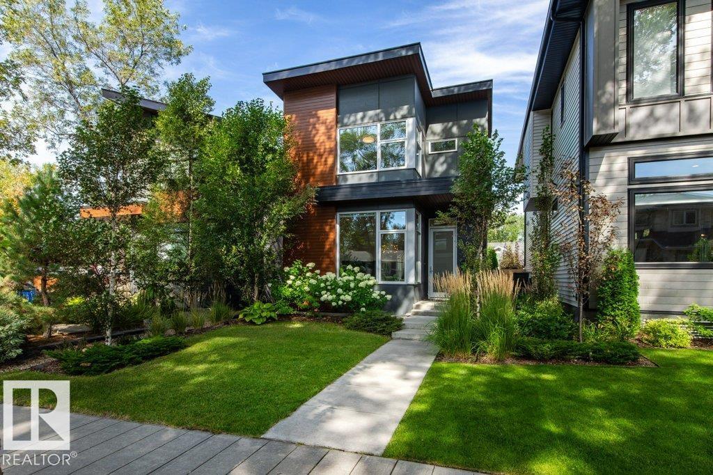 Photo 2 of 7632 92 Av Nw, Edmonton AB