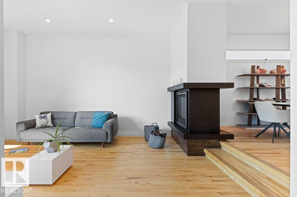 Photo 7 of 7632 92 Av Nw, Edmonton AB