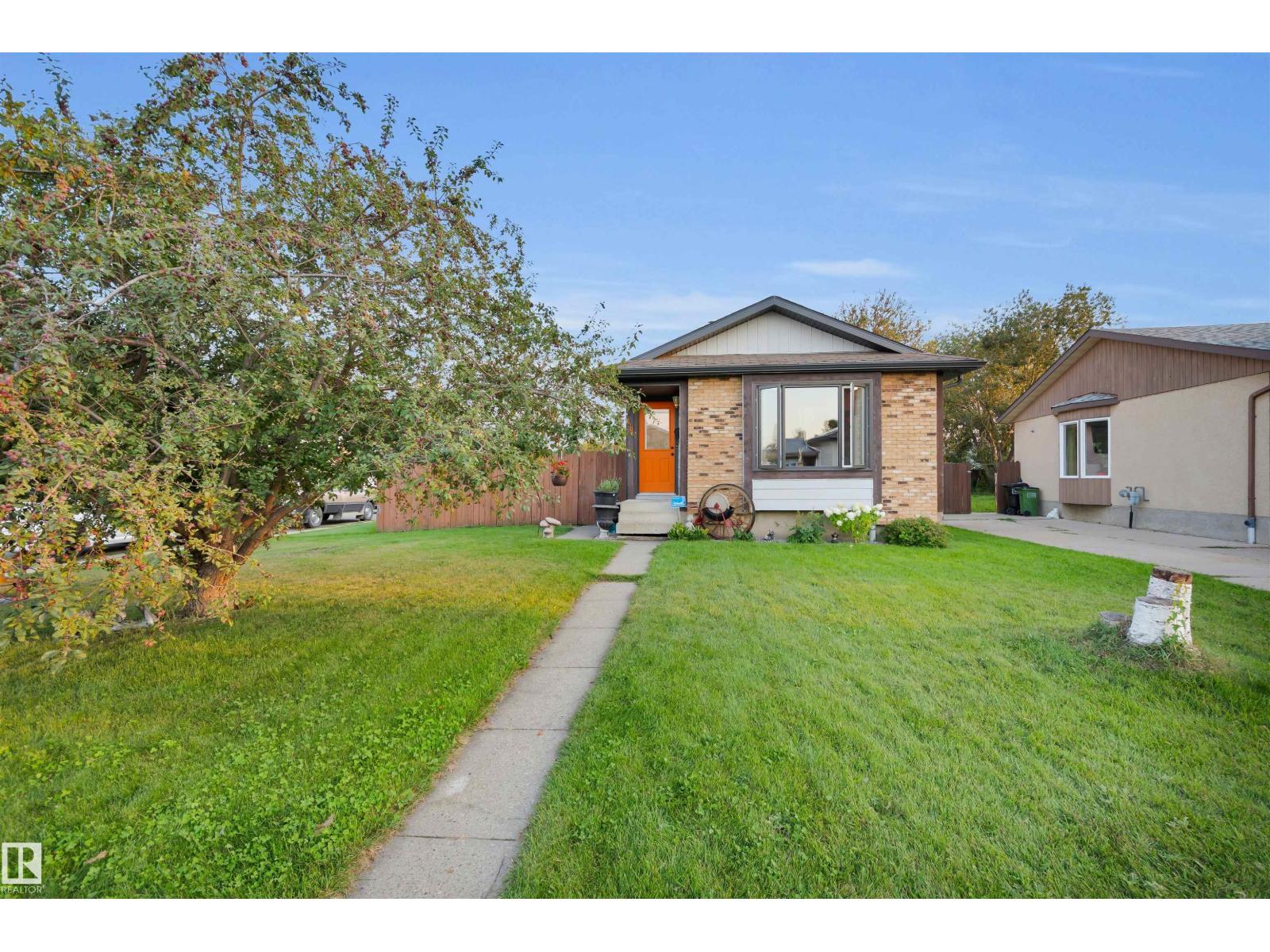 Photo 2 of 6303 11 Av Nw, Edmonton AB