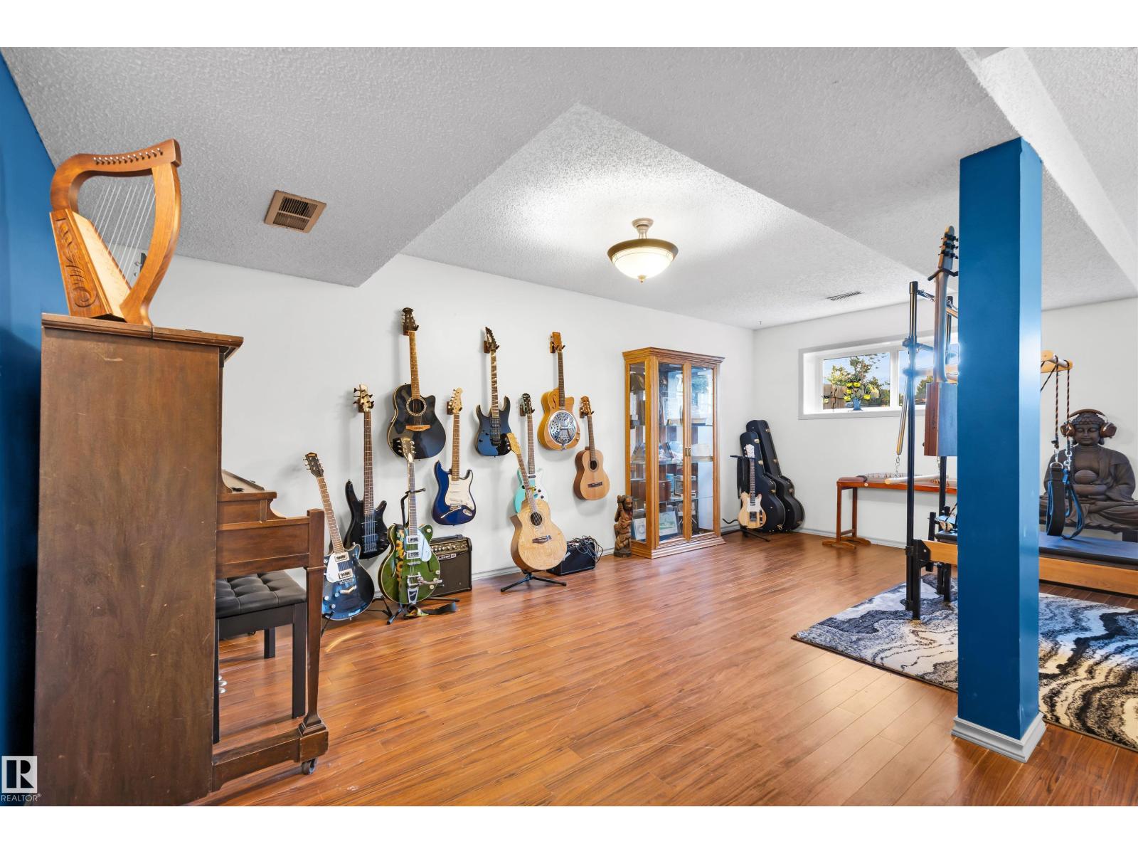 Photo 22 of 6303 11 Av Nw, Edmonton AB
