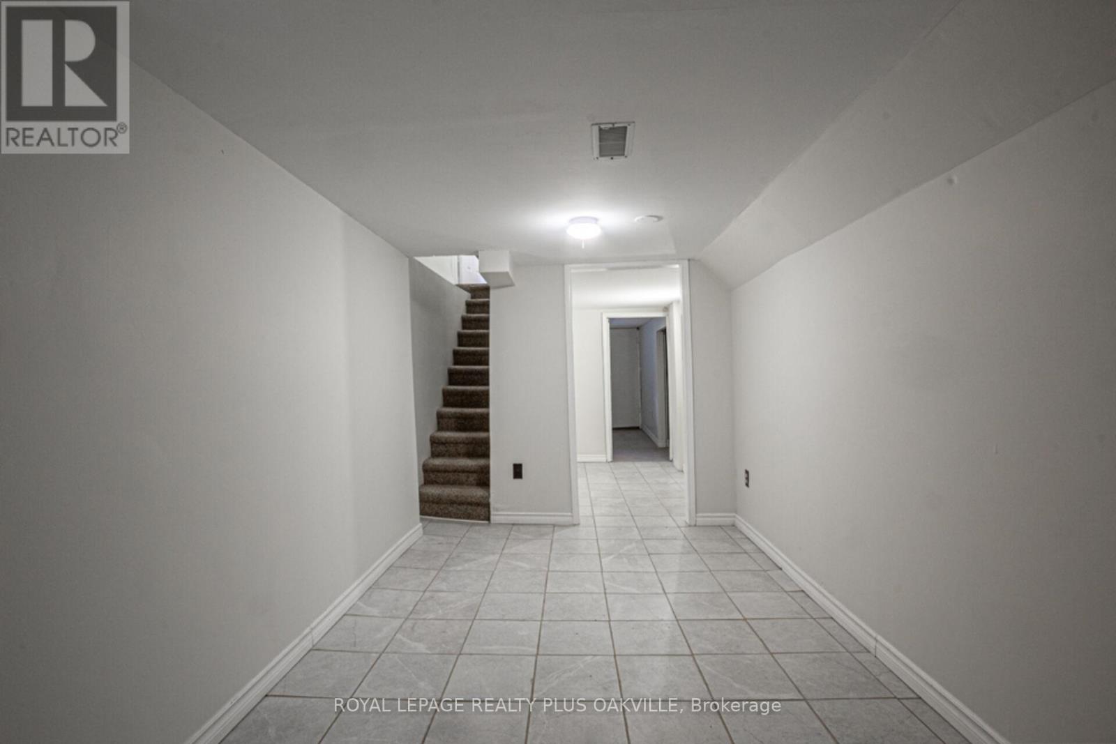 Photo 18 of 58 Lorne Avenue, Hamilton ON
