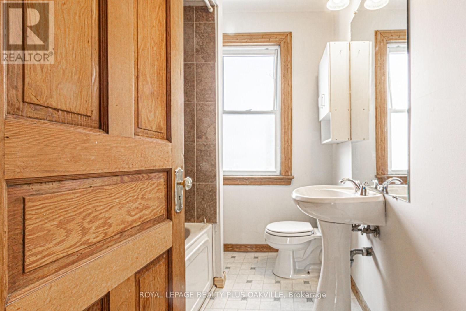 Photo 32 of 58 Lorne Avenue, Hamilton ON