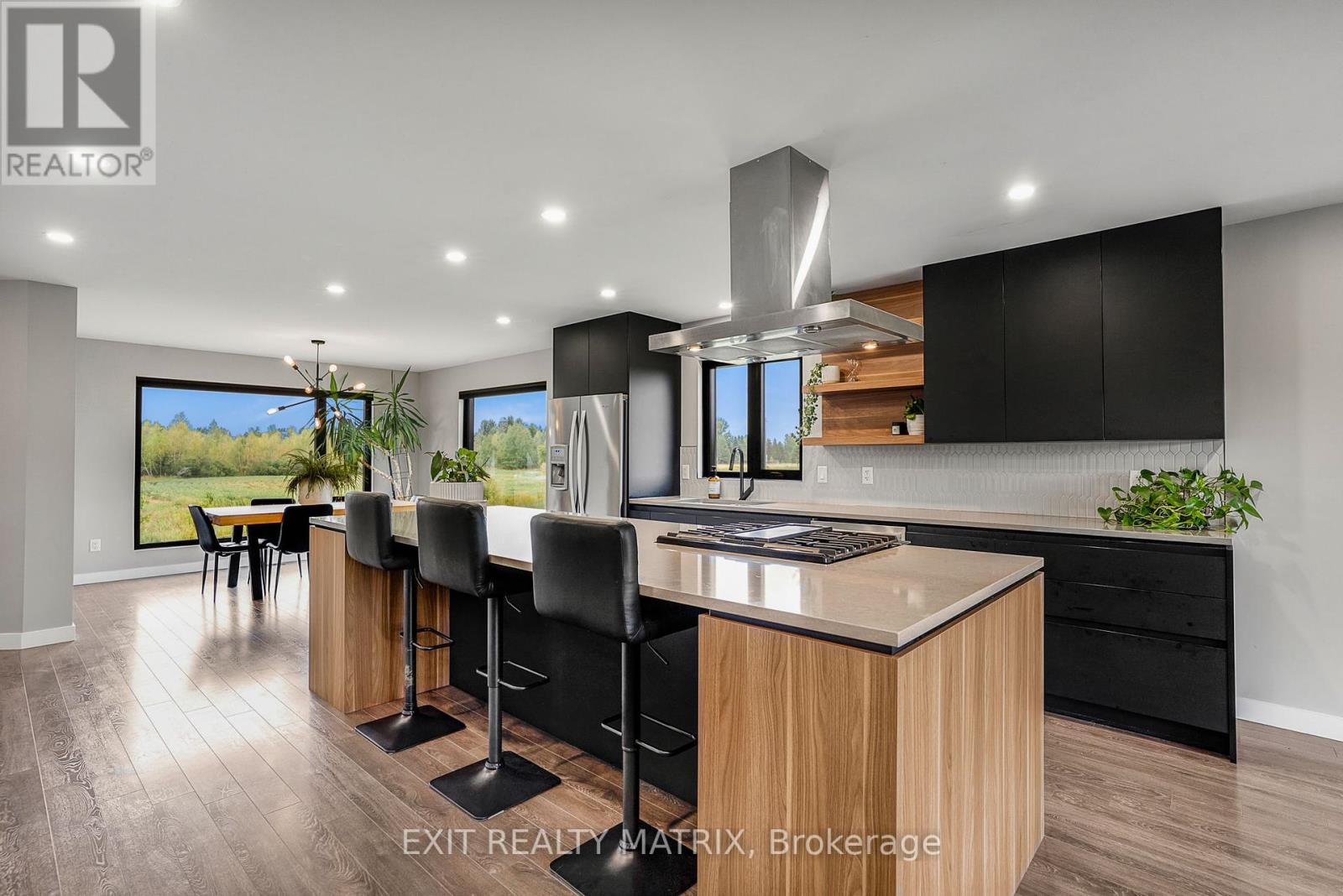 Photo 10 of 529 Voie Ferree Road, Clarencerockland ON