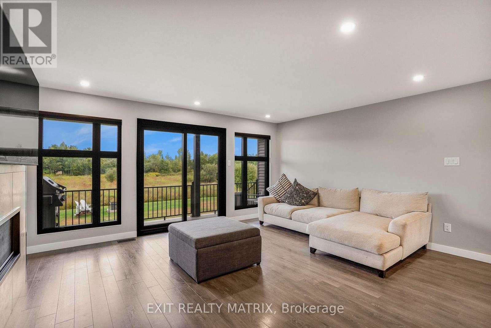Photo 16 of 529 Voie Ferree Road, Clarencerockland ON