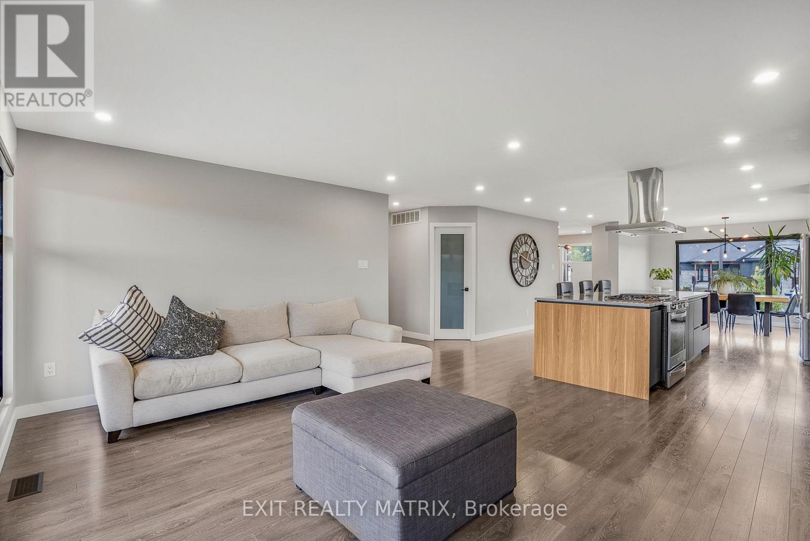 Photo 17 of 529 Voie Ferree Road, Clarencerockland ON