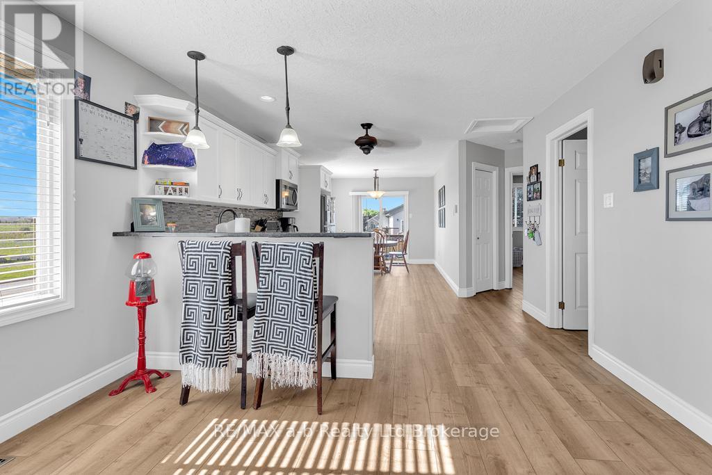 Photo 11 of 72 Ponsford Place, St Thomas ON