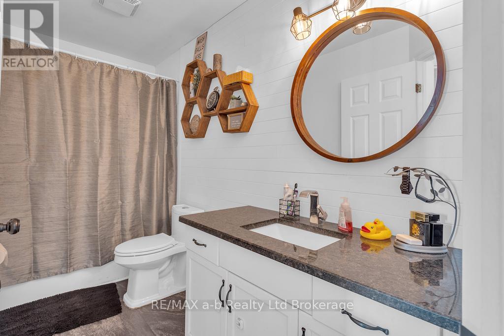 Photo 14 of 72 Ponsford Place, St Thomas ON