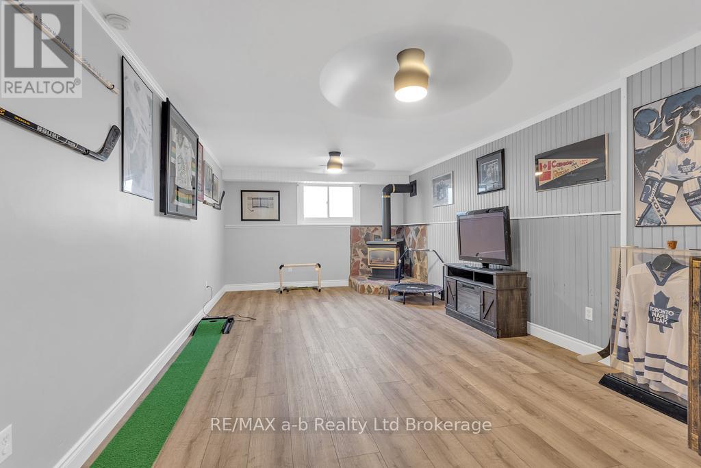 Photo 16 of 72 Ponsford Place, St Thomas ON