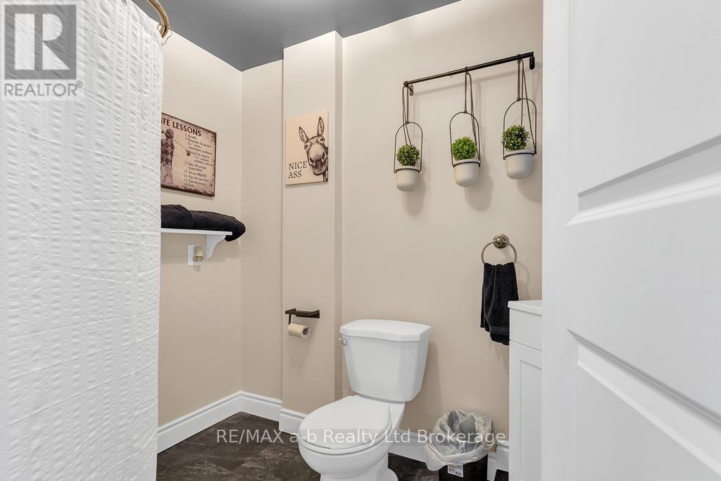 Photo 20 of 72 Ponsford Place, St Thomas ON