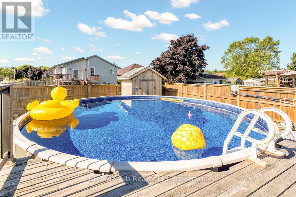 Photo 23 of 72 Ponsford Place, St Thomas ON