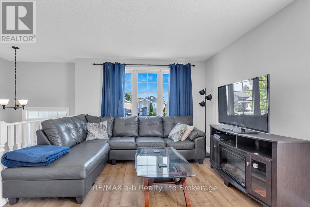 Photo 6 of 72 Ponsford Place, St Thomas ON