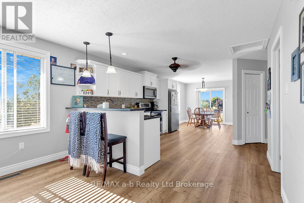 Photo 7 of 72 Ponsford Place, St Thomas ON