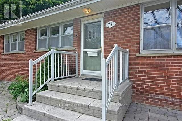 Photo 2 of 73 Grace Street, Toronto ON