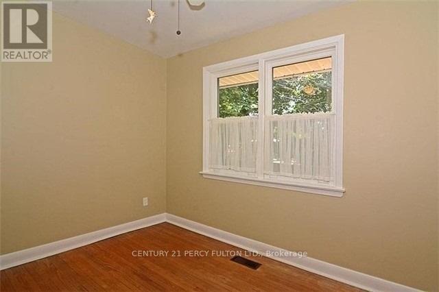 Photo 3 of 73 Grace Street, Toronto ON