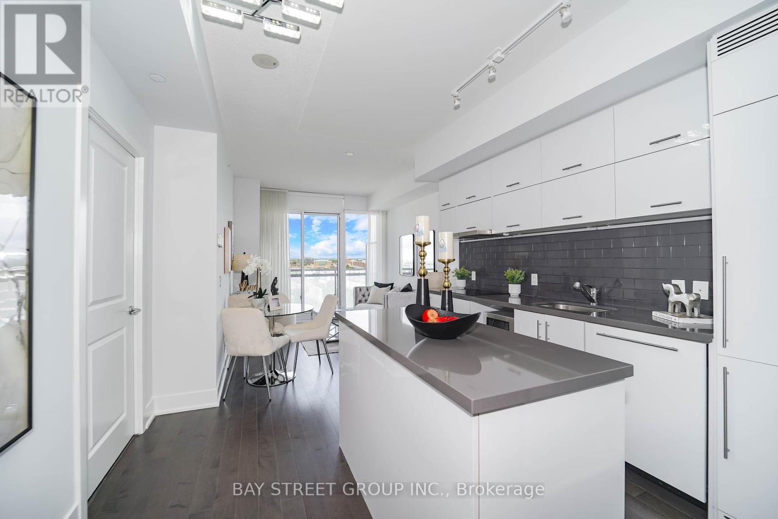 Photo 13 of 909 8081 Birchmount Road, Markham ON