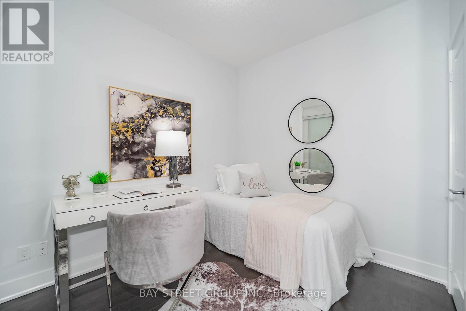 Photo 10 of 909 8081 Birchmount Road, Markham ON