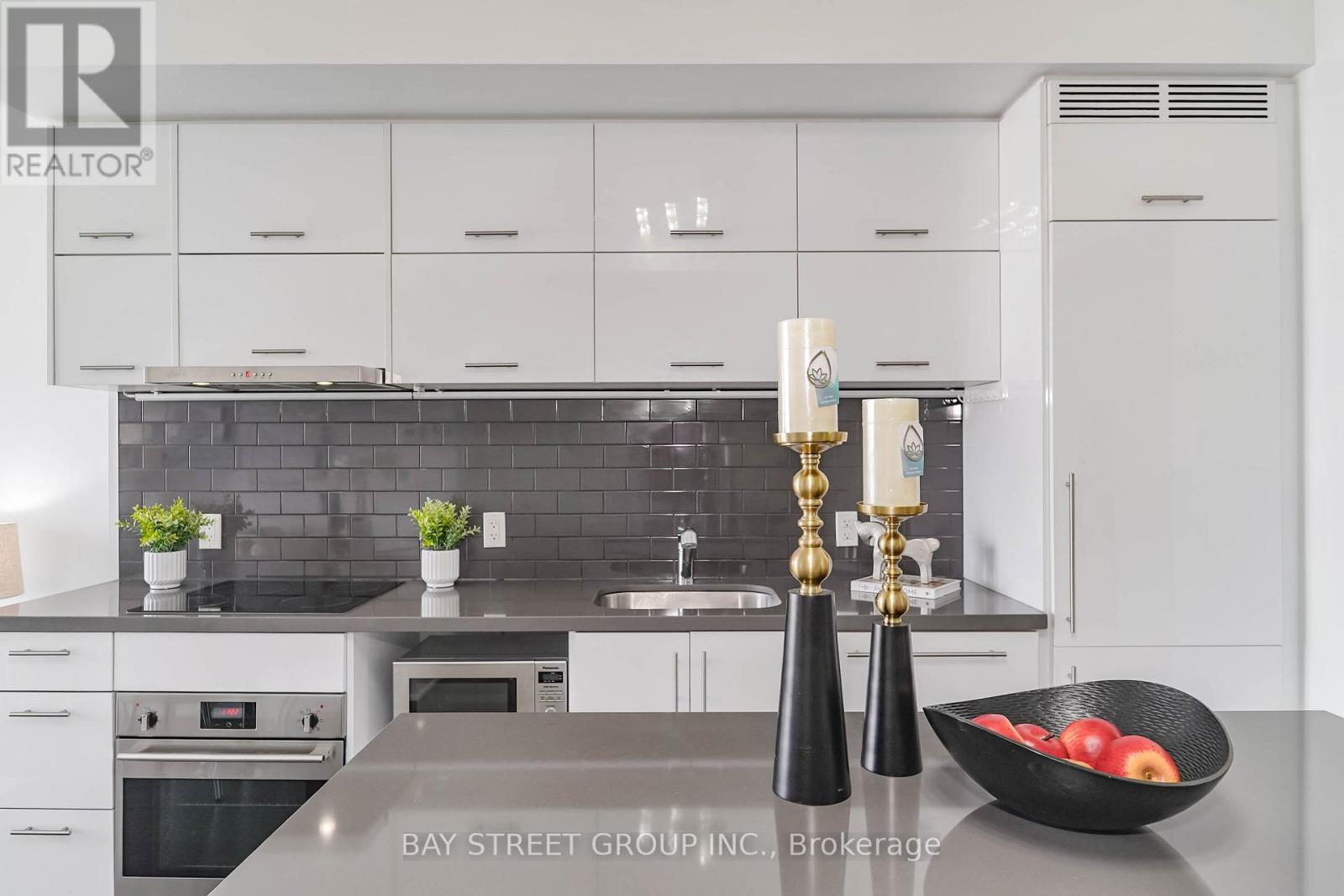 Photo 15 of 909 8081 Birchmount Road, Markham ON