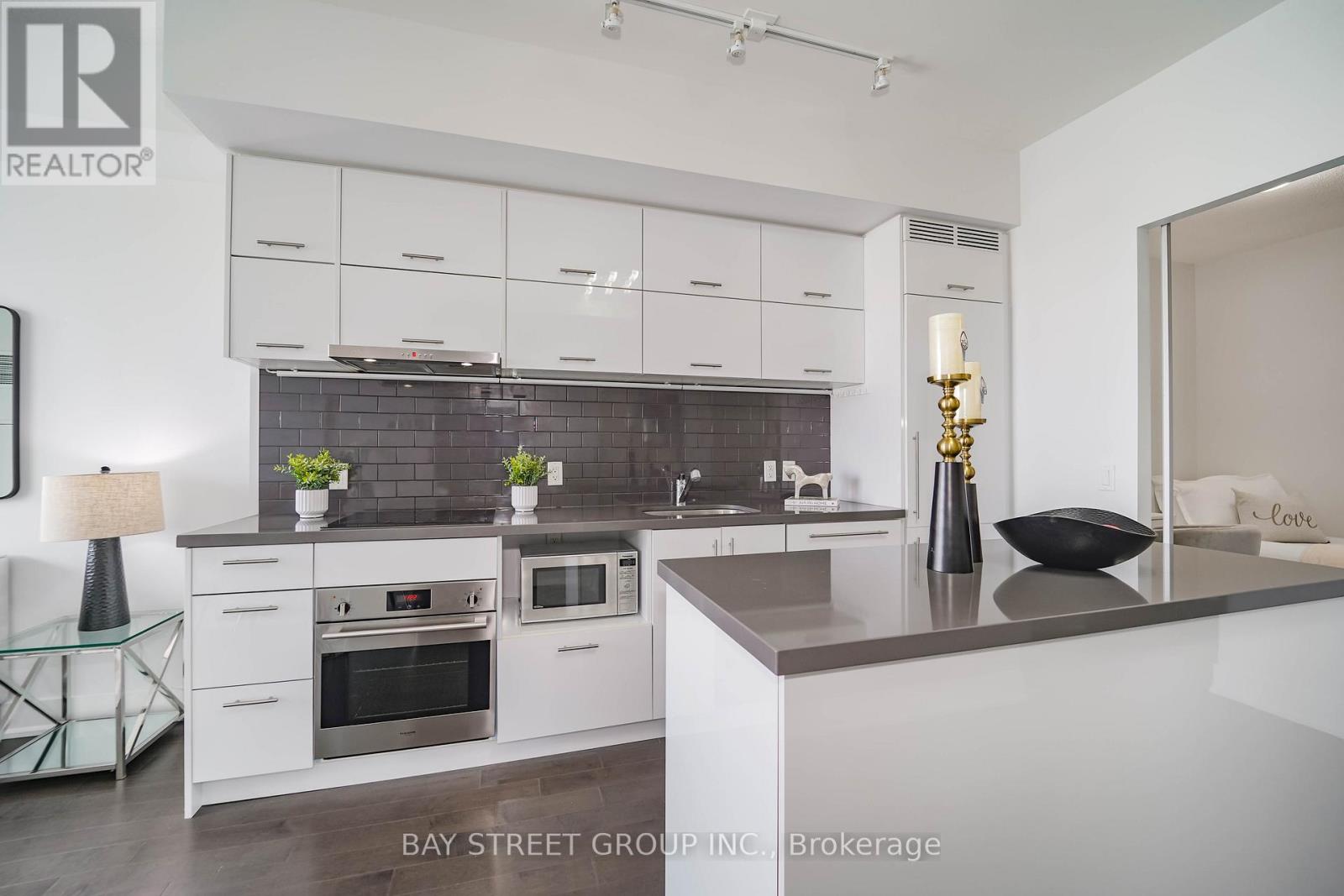 Photo 16 of 909 8081 Birchmount Road, Markham ON