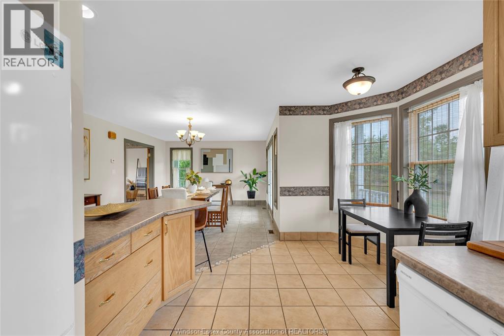 Photo 11 of 7057 Giardini, Essex ON