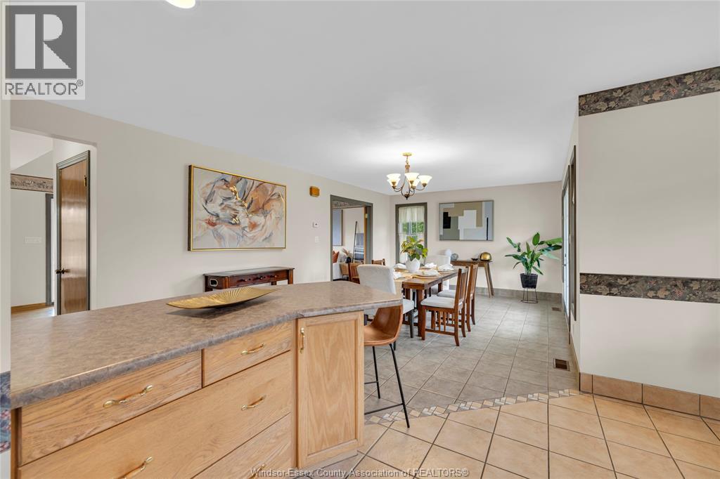 Photo 12 of 7057 Giardini, Essex ON