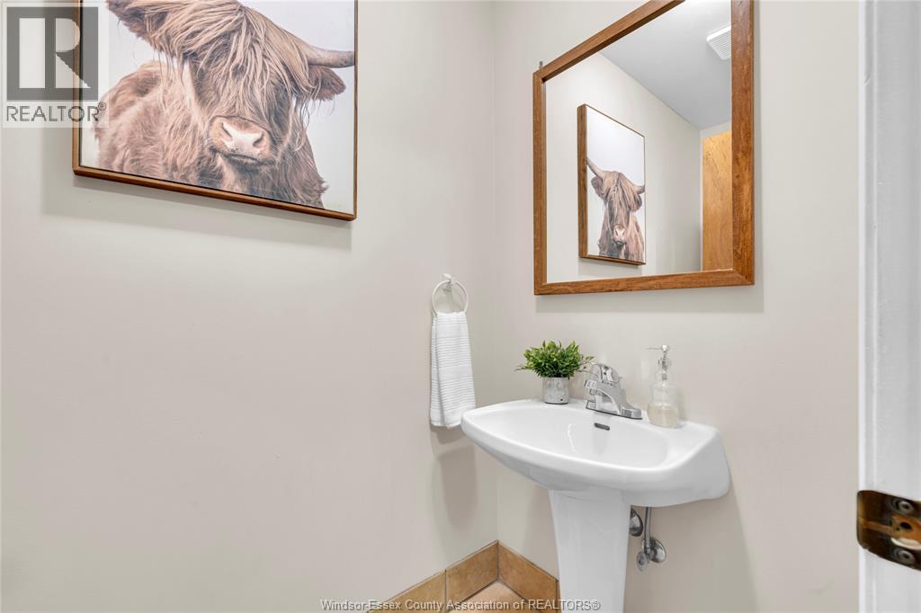 Photo 23 of 7057 Giardini, Essex ON
