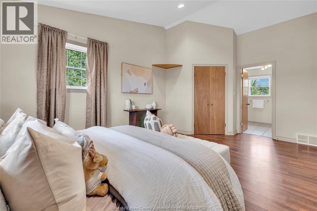 Photo 32 of 7057 Giardini, Essex ON