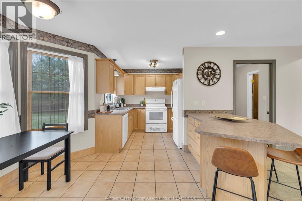 Photo 9 of 7057 Giardini, Essex ON