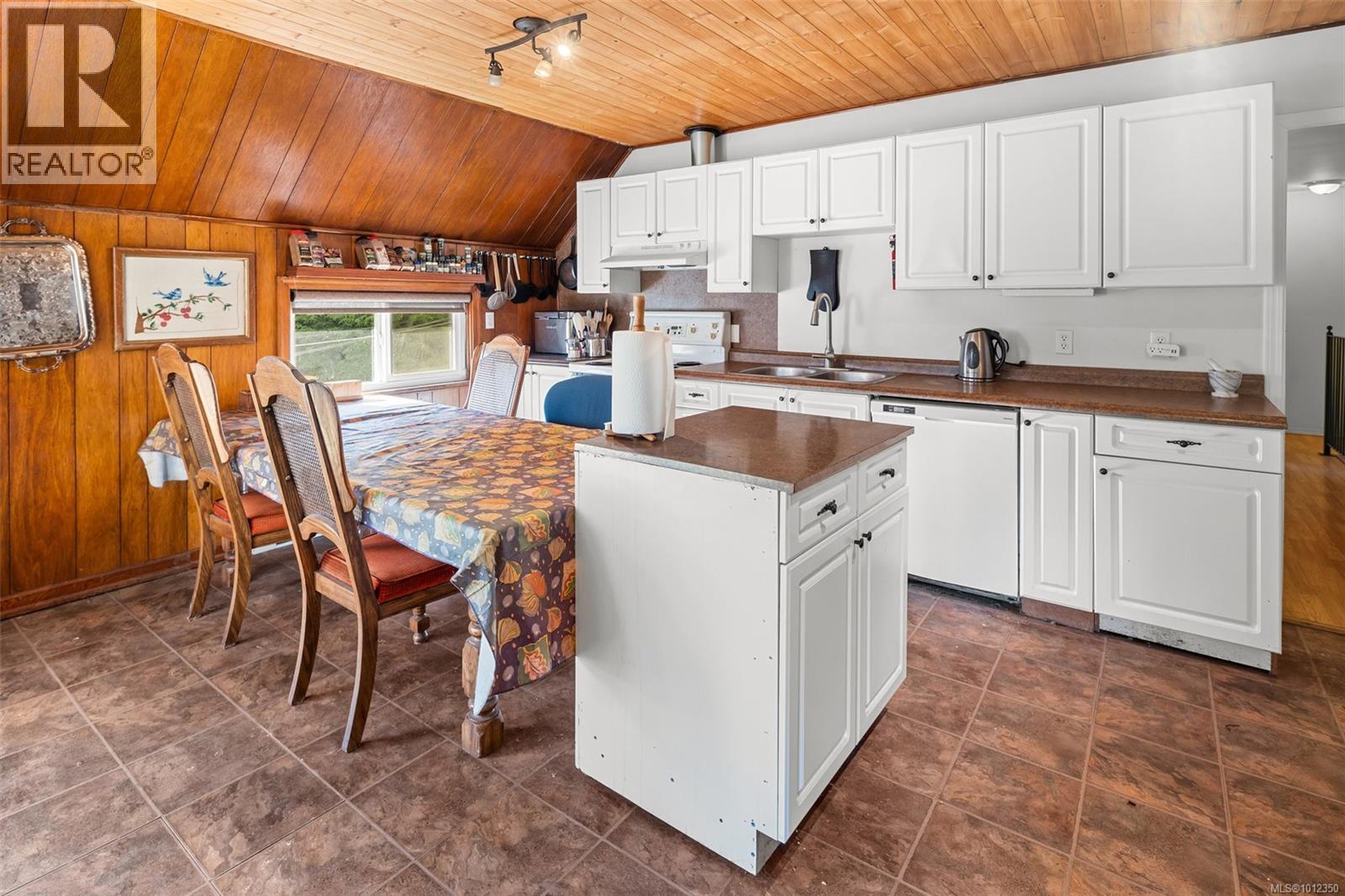  6827 Pascoe Road, Sooke