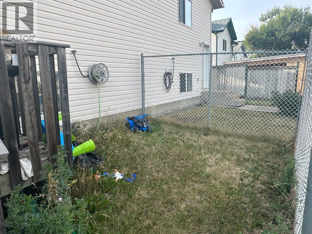 Photo 4 of 12516 97 A Street, Grande Prairie AB