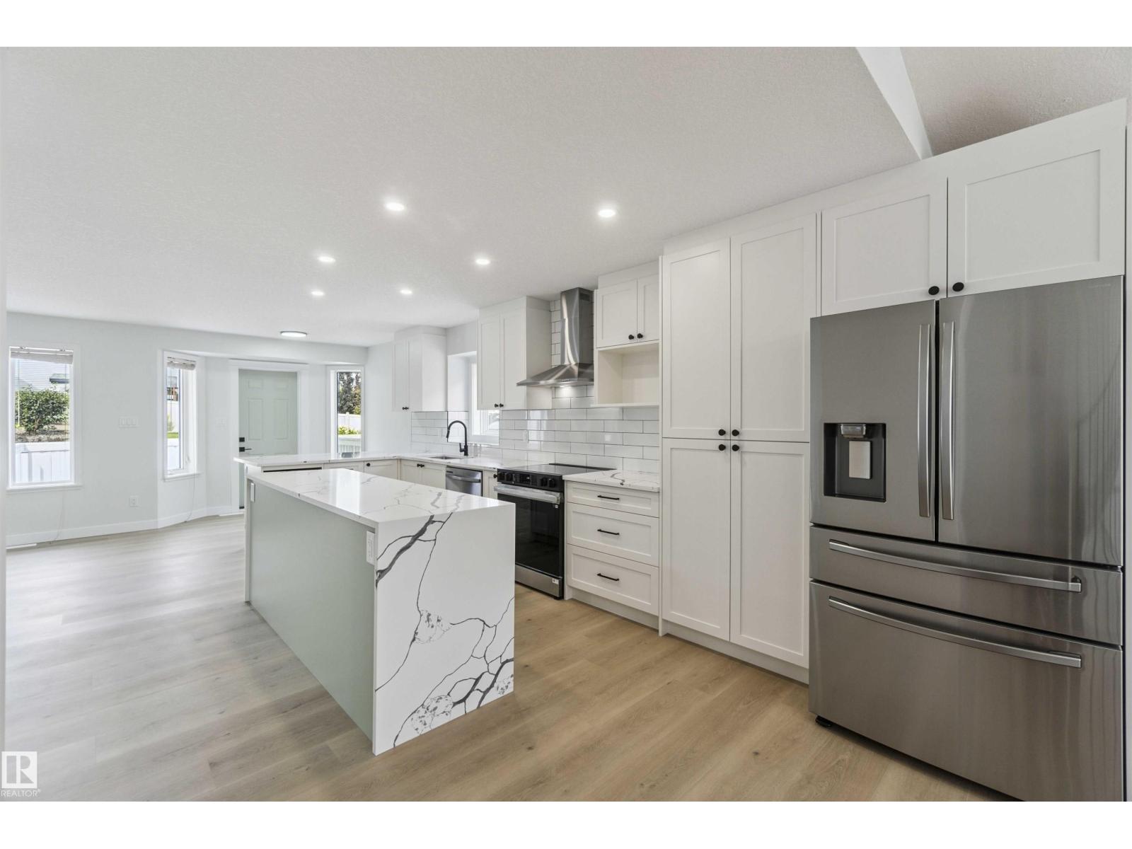 Photo 2 of 618 Layton Co Nw, Edmonton AB